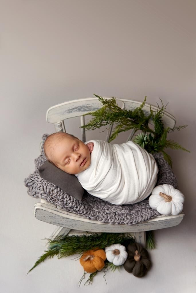 Ліжечка. Фотограф новонароджених діток та їх сімей в Тернополі