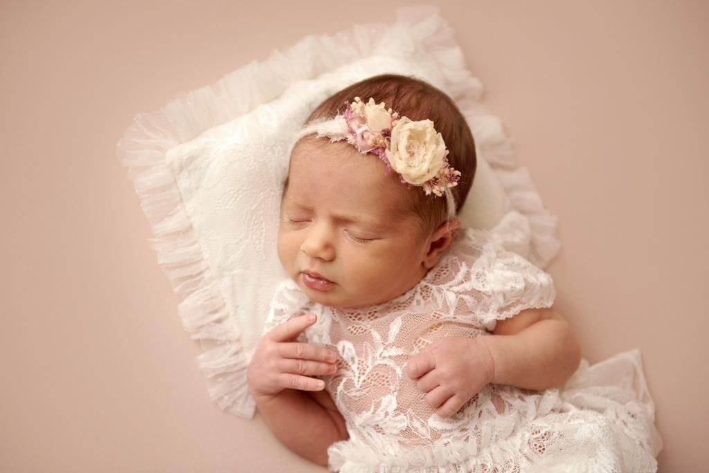 Дівчата. Фотограф новонароджених діток та їх сімей в Тернополі