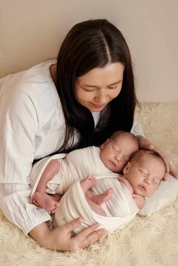 Двійнята. Фотограф новонароджених діток та їх сімей в Тернополі