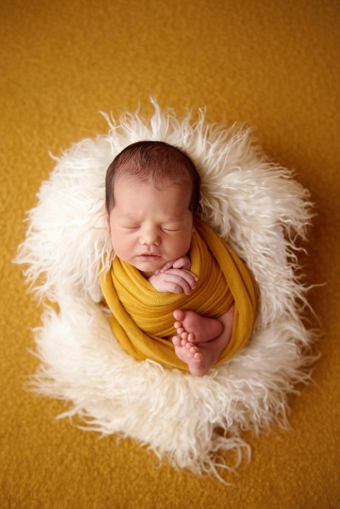 Обмотки. Фотограф новонароджених діток та їх сімей в Тернополі