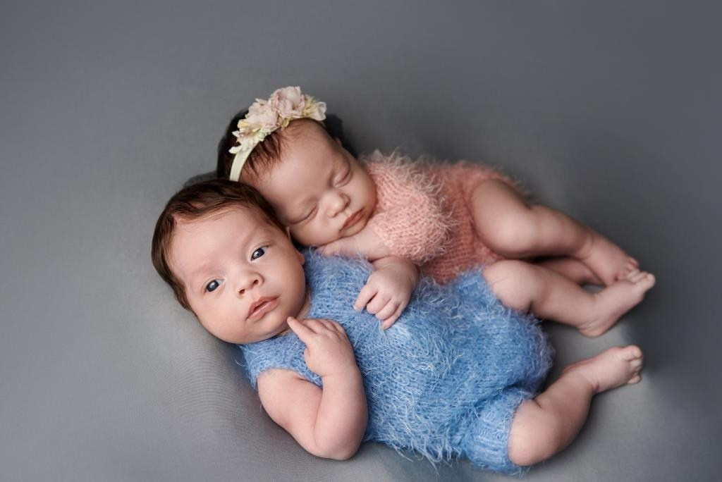 Двійнята. Фотограф новонароджених діток та їх сімей в Тернополі