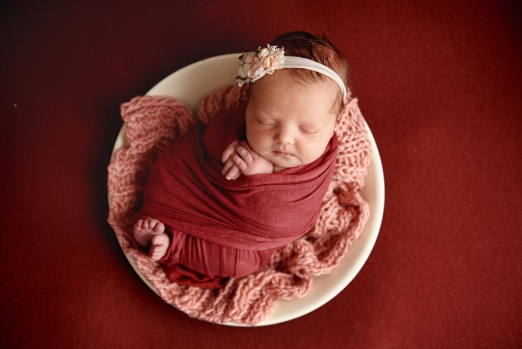Мисочки. Фотограф новонароджених діток та їх сімей в Тернополі