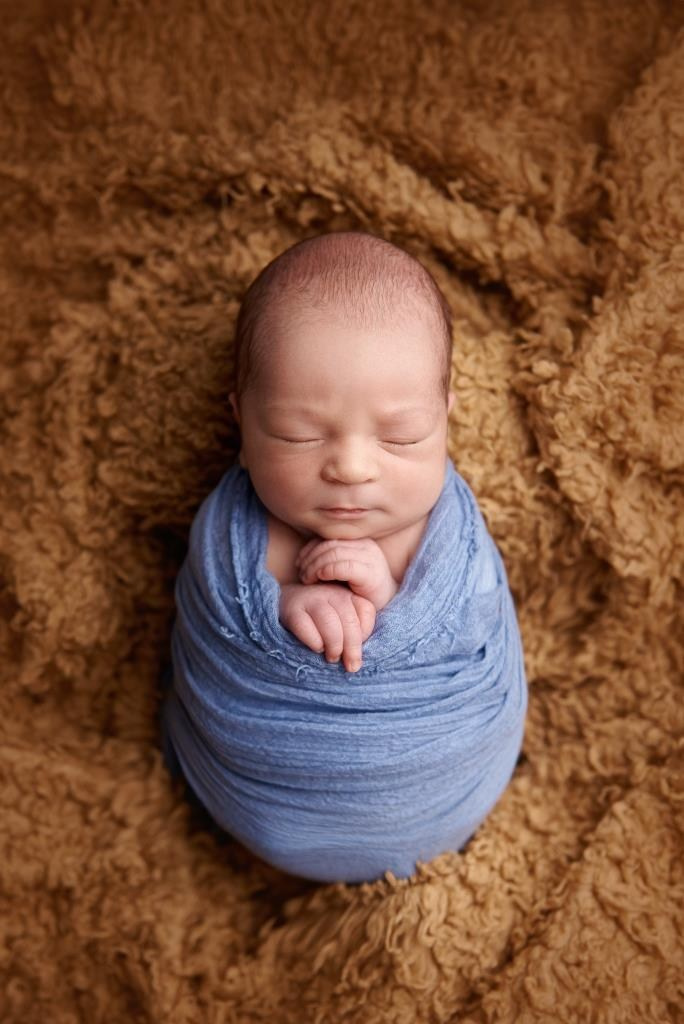 Обмотки. Фотограф новонароджених діток та їх сімей в Тернополі