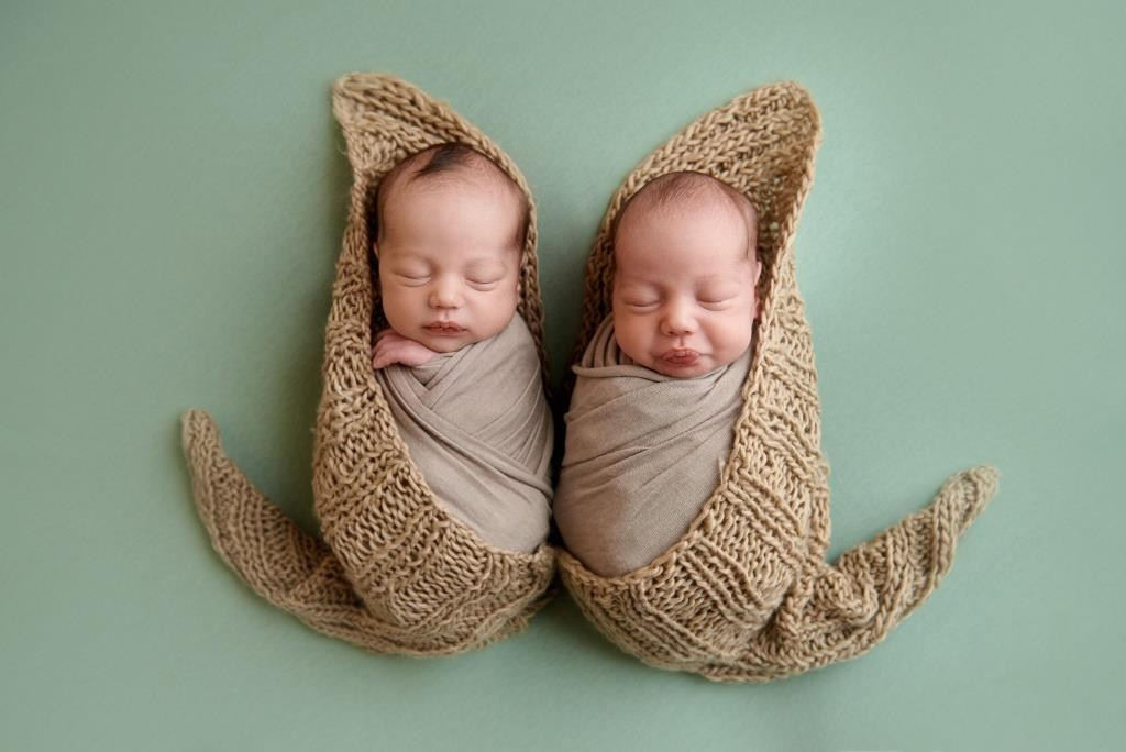 Двійнята. Фотограф новонароджених діток та їх сімей в Тернополі