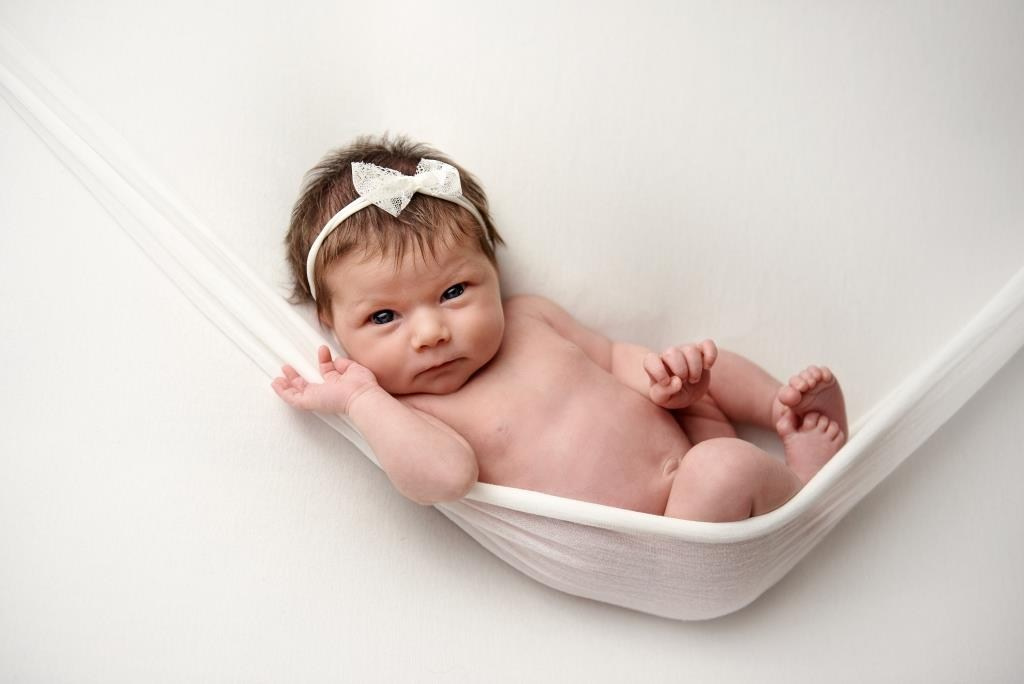 Гамак. Фотограф новонароджених діток та їх сімей в Тернополі