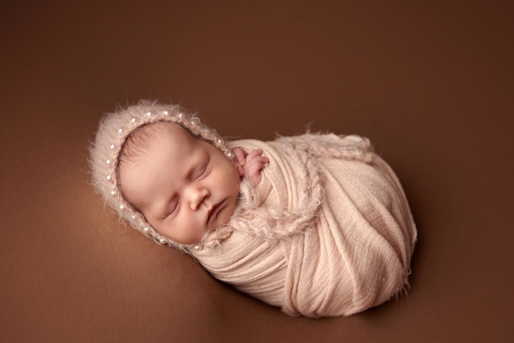 Обмотки. Фотограф новонароджених діток та їх сімей в Тернополі