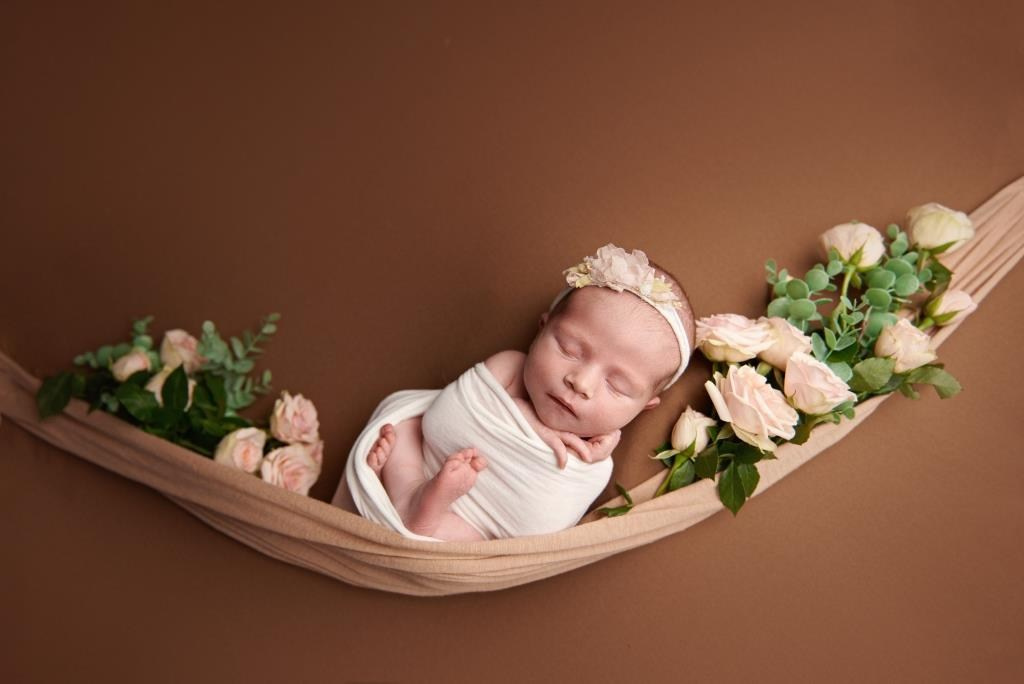 Гамак. Фотограф новонароджених діток та їх сімей в Тернополі