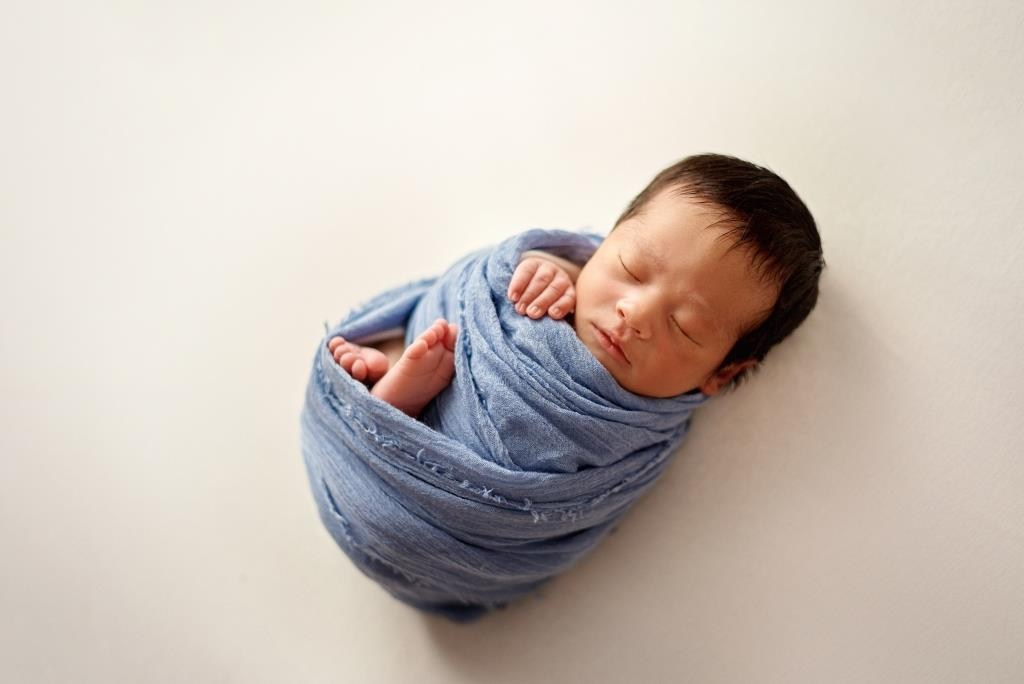Обмотки. Фотограф новонароджених діток та їх сімей в Тернополі