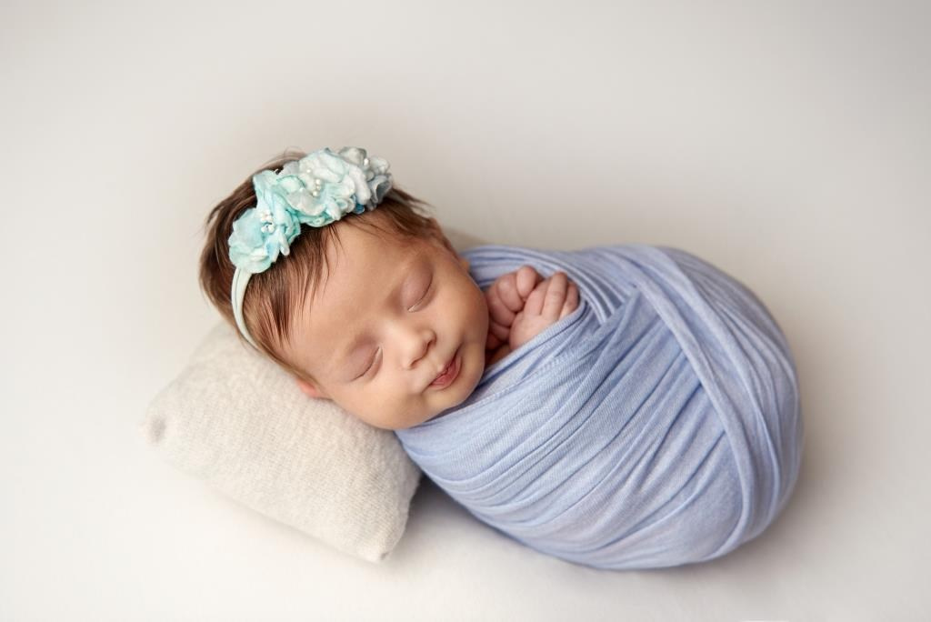 Обмотки. Фотограф новонароджених діток та їх сімей в Тернополі