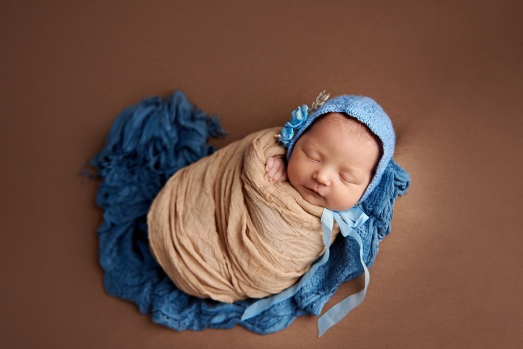 Обмотки. Фотограф новонароджених діток та їх сімей в Тернополі