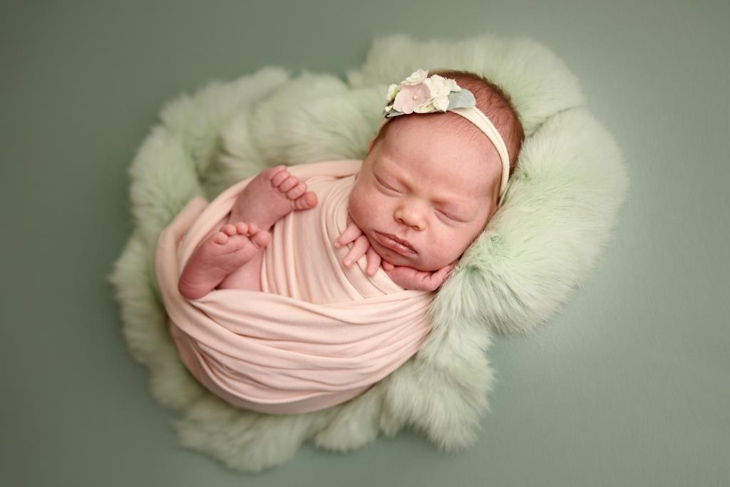 Обмотки. Фотограф новонароджених діток та їх сімей в Тернополі