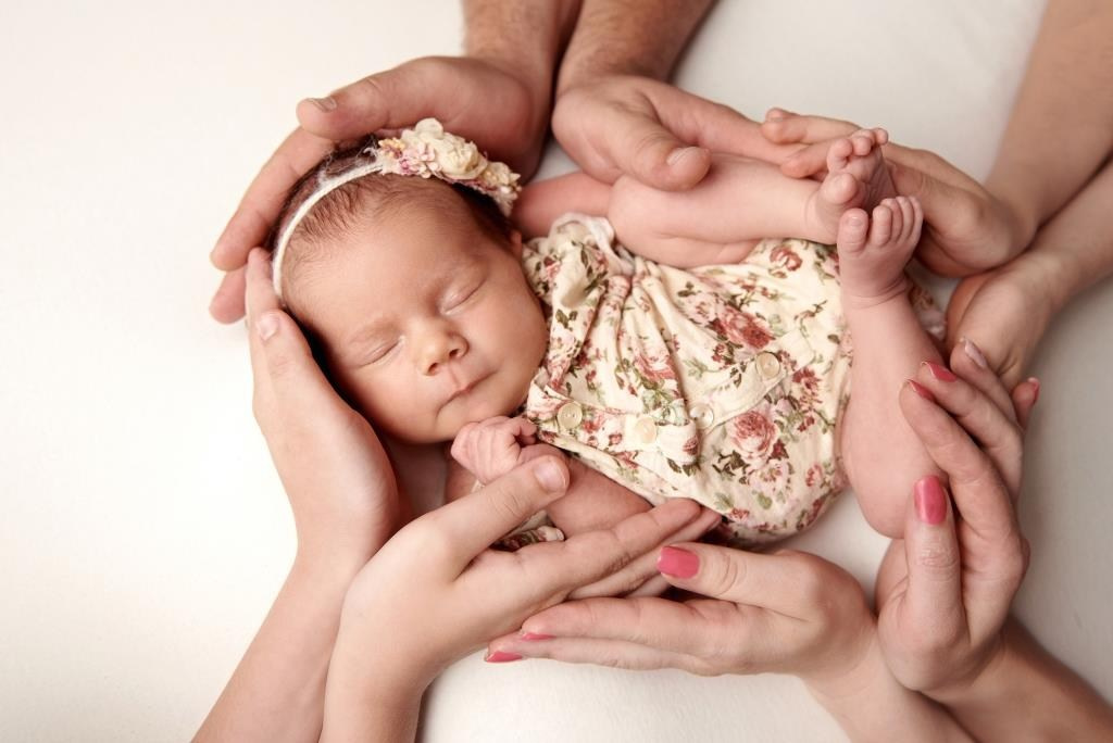 Деталі. Фотограф новонароджених діток та їх сімей в Тернополі