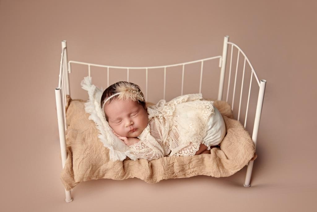 Ліжечка. Фотограф новонароджених діток та їх сімей в Тернополі