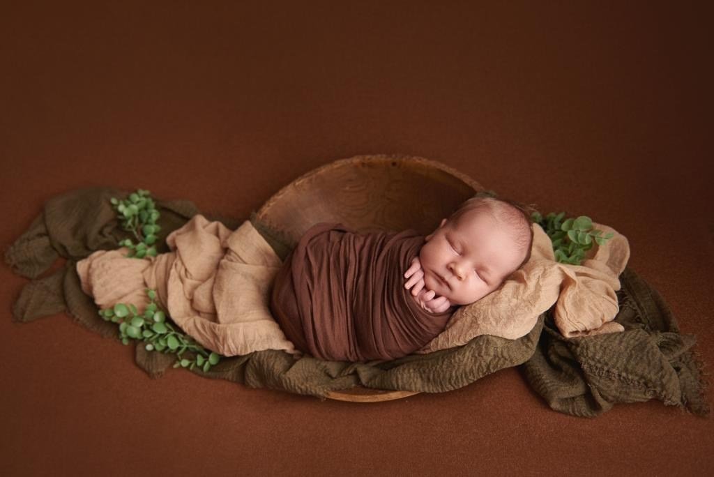 Зелень. Фотограф новонароджених діток та їх сімей в Тернополі