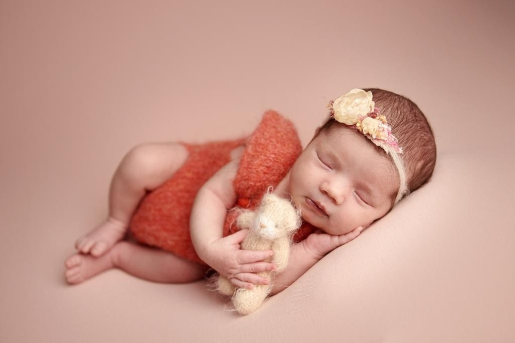 Дівчата. Фотограф новонароджених діток та їх сімей в Тернополі