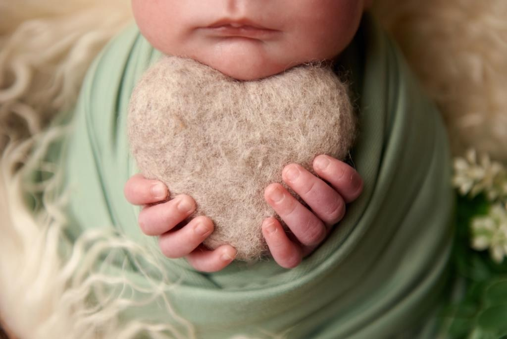 Деталі. Фотограф новонароджених діток та їх сімей в Тернополі