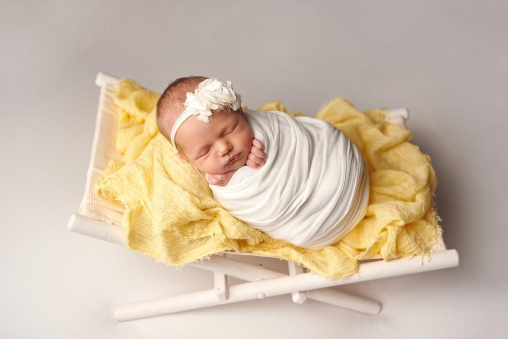 Ліжко гамак. Фотограф новонароджених діток та їх сімей в Тернополі
