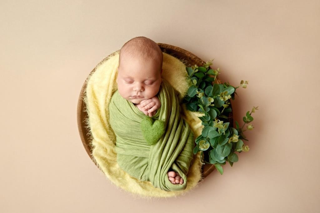 Зелень. Фотограф новонароджених діток та їх сімей в Тернополі