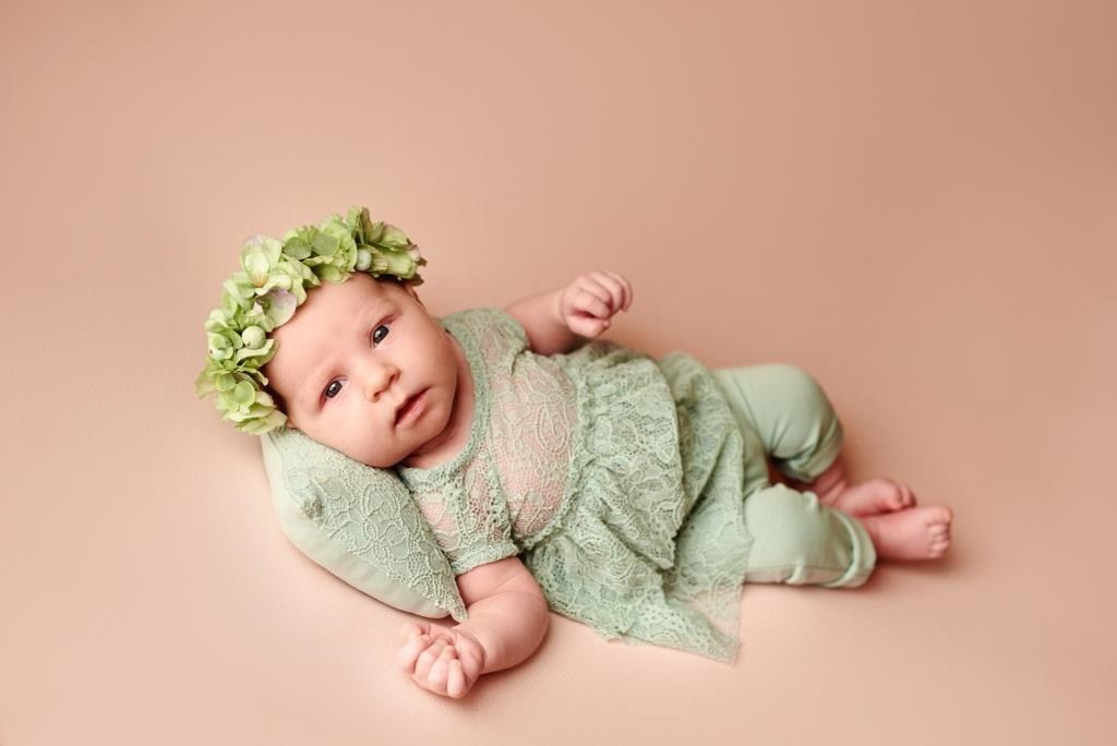 Дівчата. Фотограф новонароджених діток та їх сімей в Тернополі