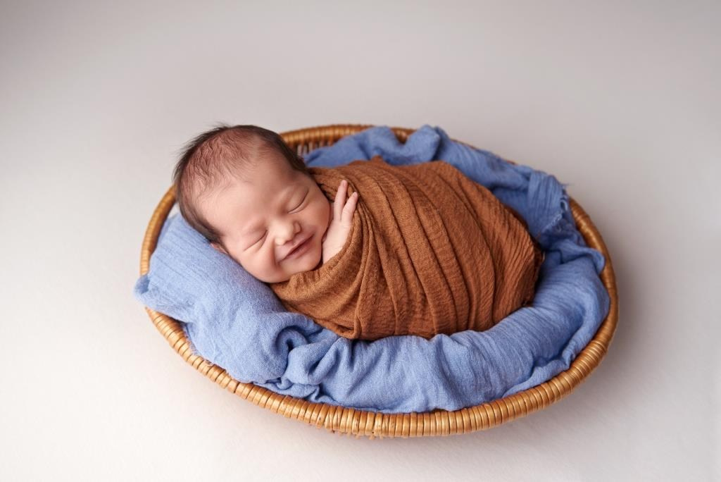 Корзини. Фотограф новонароджених діток та їх сімей в Тернополі