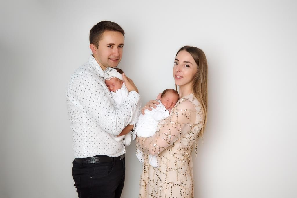 Двійнята. Фотограф новонароджених діток та їх сімей в Тернополі