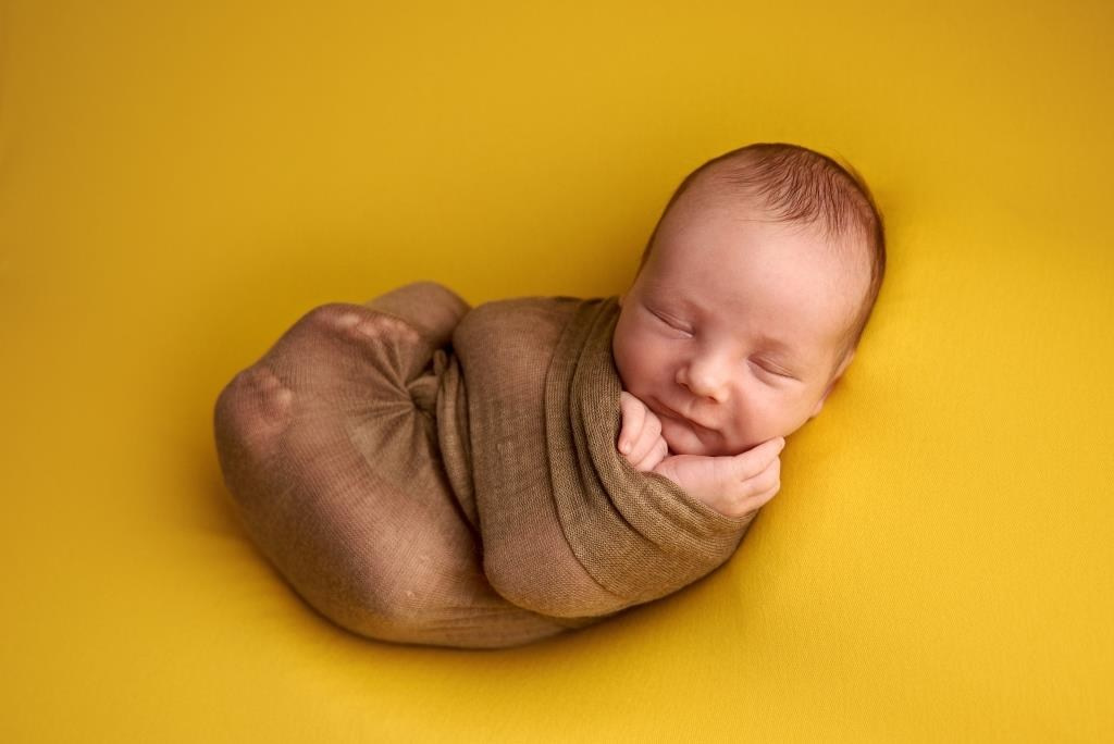 Обмотки. Фотограф новонароджених діток та їх сімей в Тернополі