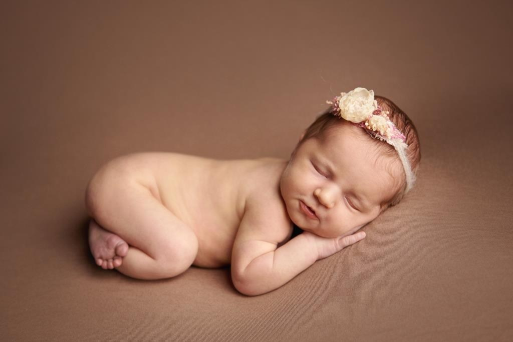 Дівчата. Фотограф новонароджених діток та їх сімей в Тернополі