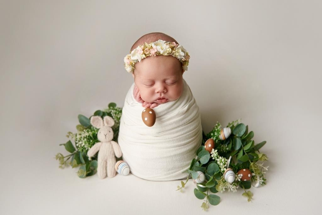 Пасха. Фотограф новонароджених діток та їх сімей в Тернополі