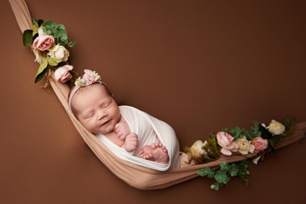 Гамак. Фотограф новонароджених діток та їх сімей в Тернополі