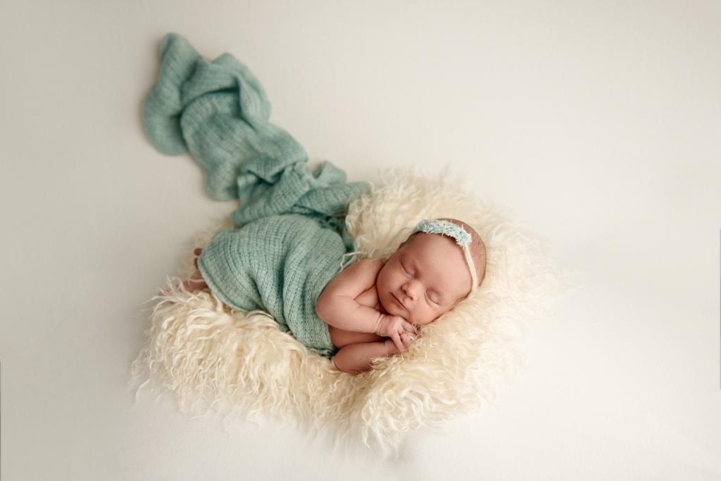 Дівчата. Фотограф новонароджених діток та їх сімей в Тернополі