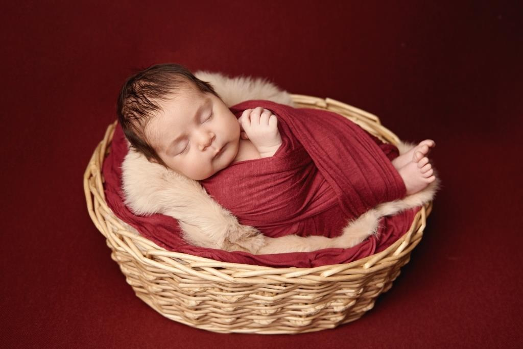 Корзини. Фотограф новонароджених діток та їх сімей в Тернополі