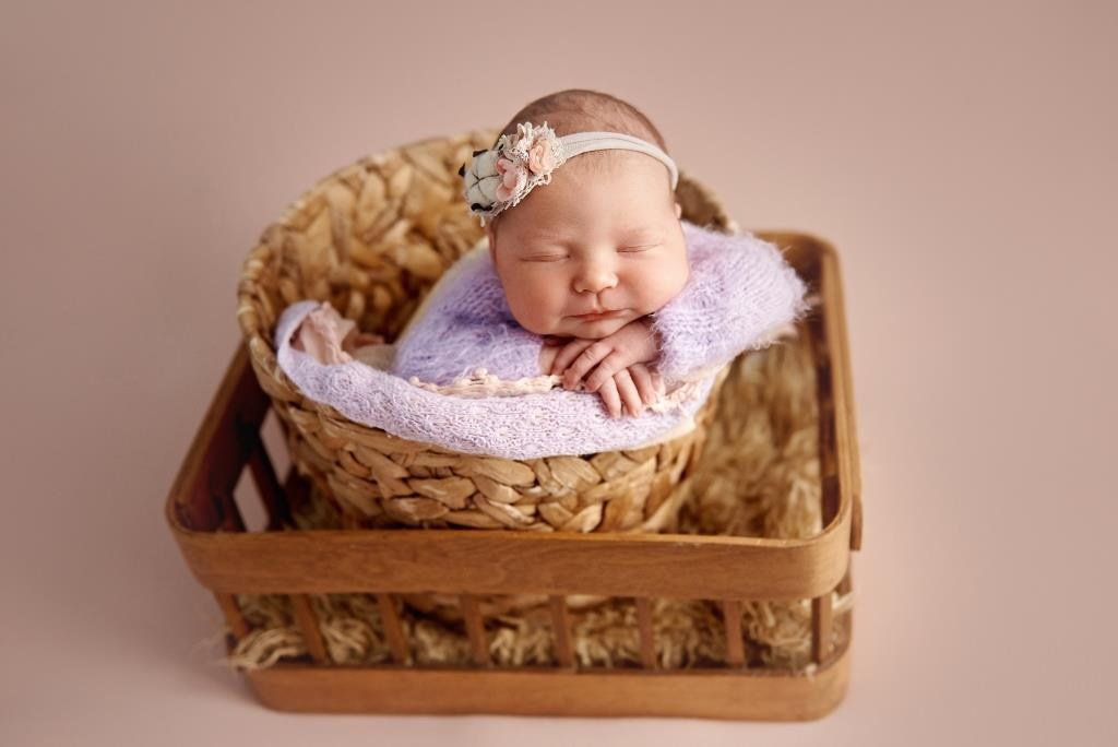 Бадейка. Фотограф новонароджених діток та їх сімей в Тернополі