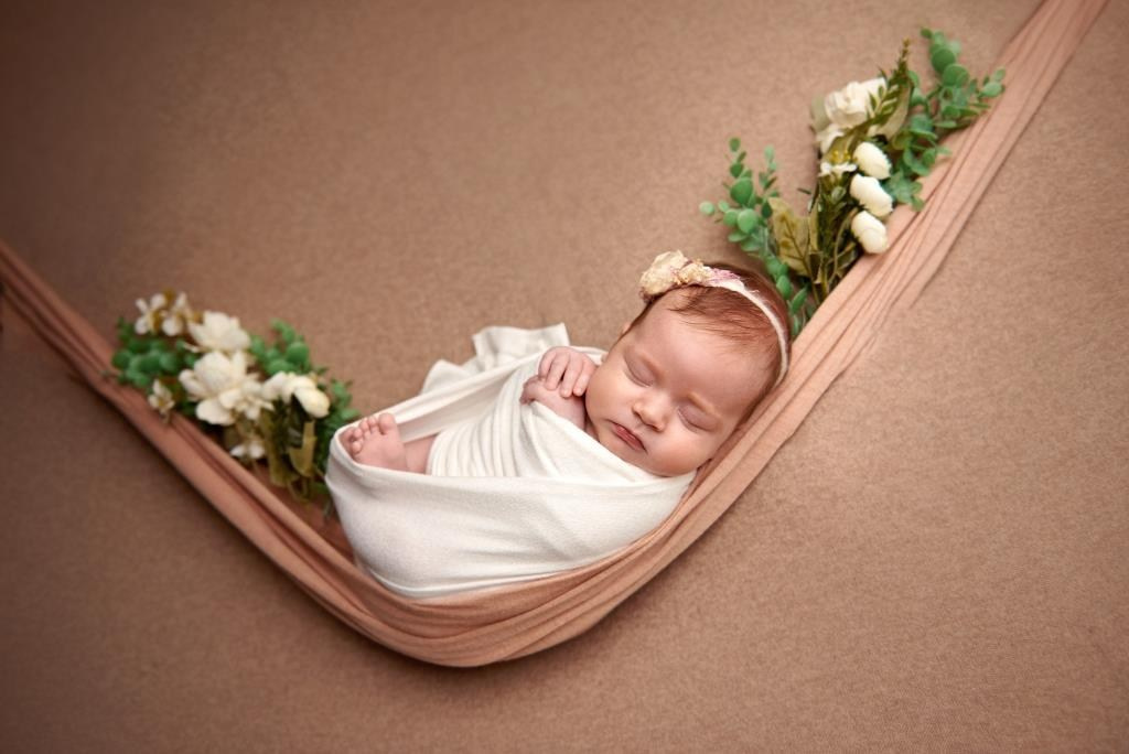 Гамак. Фотограф новонароджених діток та їх сімей в Тернополі