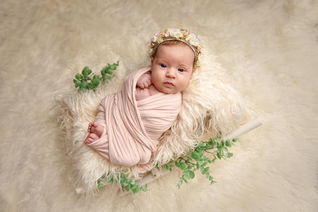 Ліжко гамак. Фотограф новонароджених діток та їх сімей в Тернополі