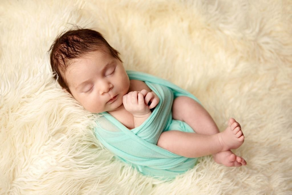 Обмотки. Фотограф новонароджених діток та їх сімей в Тернополі