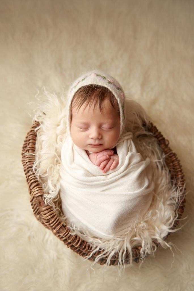 Корзини. Фотограф новонароджених діток та їх сімей в Тернополі
