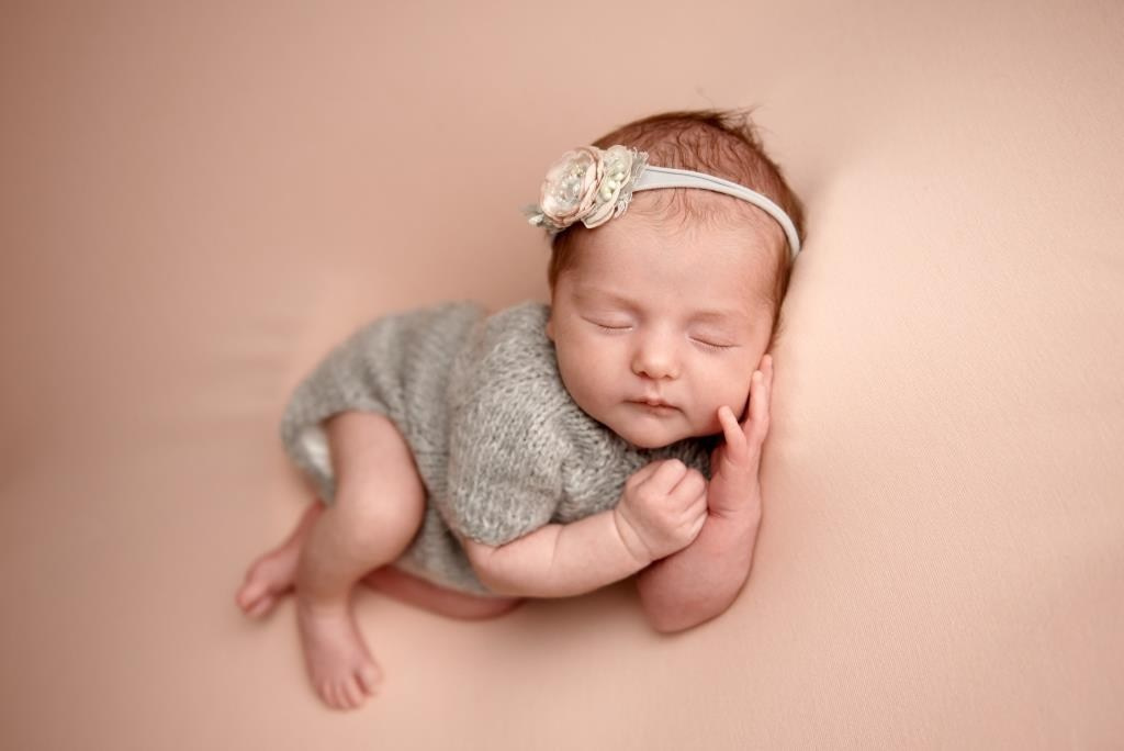 Дівчата. Фотограф новонароджених діток та їх сімей в Тернополі