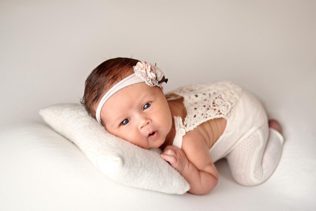 Дівчата. Фотограф новонароджених діток та їх сімей в Тернополі