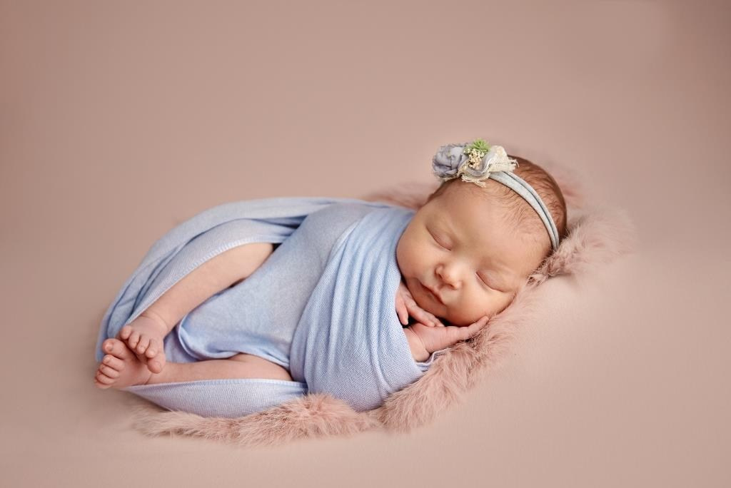 Обмотки. Фотограф новонароджених діток та їх сімей в Тернополі