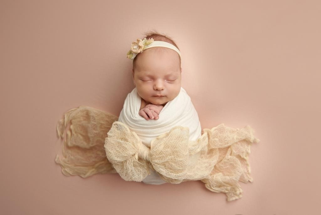 Обмотки. Фотограф новонароджених діток та їх сімей в Тернополі