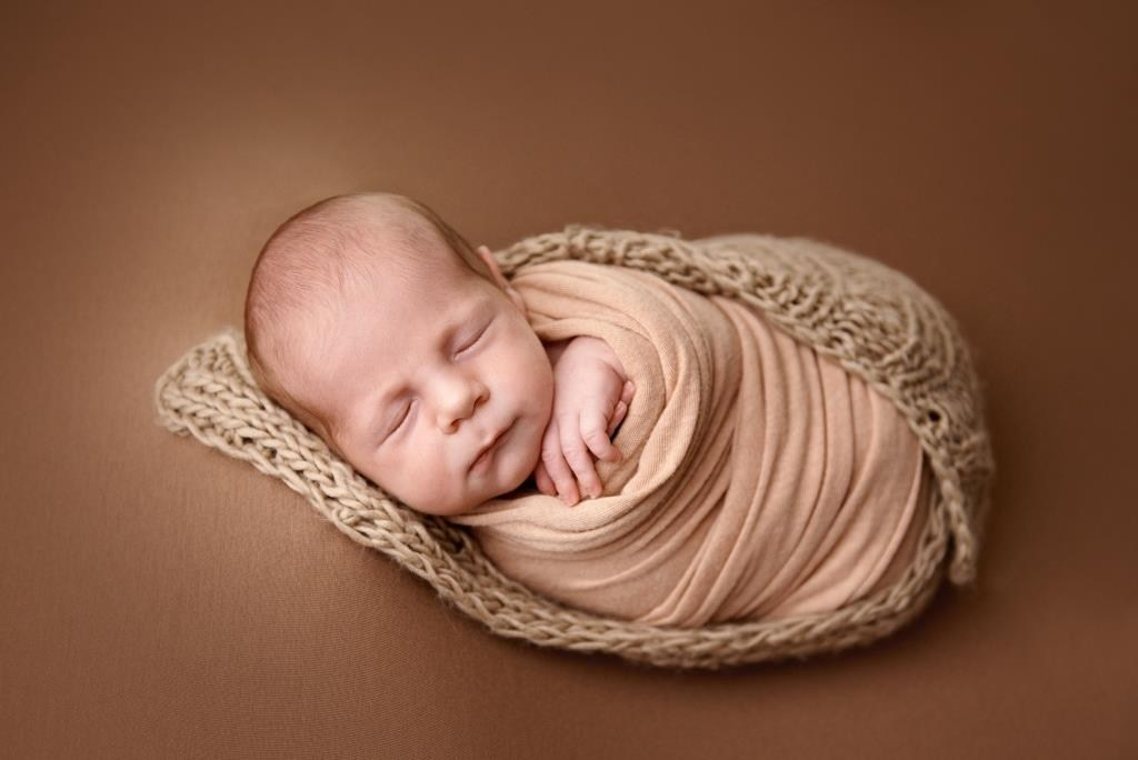 Обмотки. Фотограф новонароджених діток та їх сімей в Тернополі