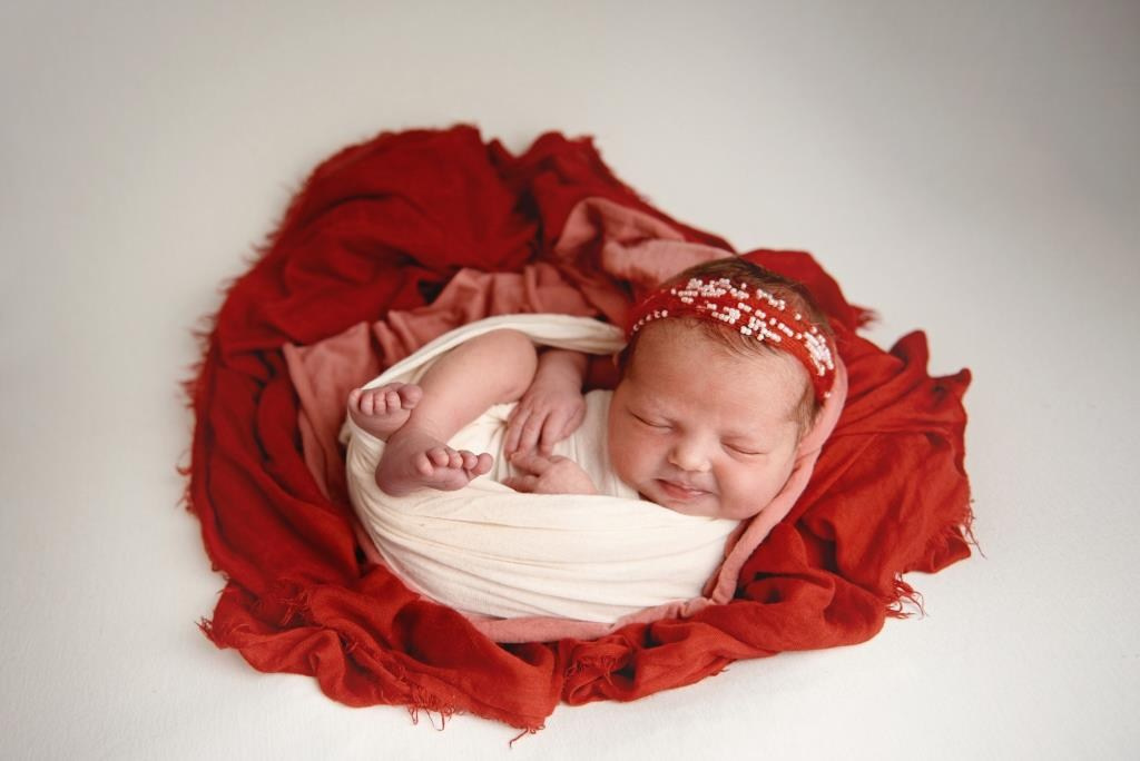 Обмотки. Фотограф новонароджених діток та їх сімей в Тернополі