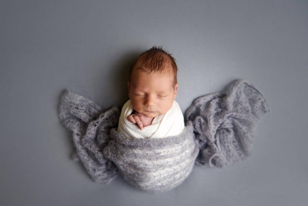 Обмотки. Фотограф новонароджених діток та їх сімей в Тернополі