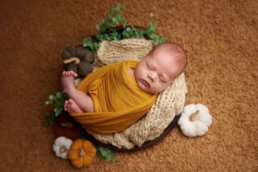 Зелень. Фотограф новонароджених діток та їх сімей в Тернополі