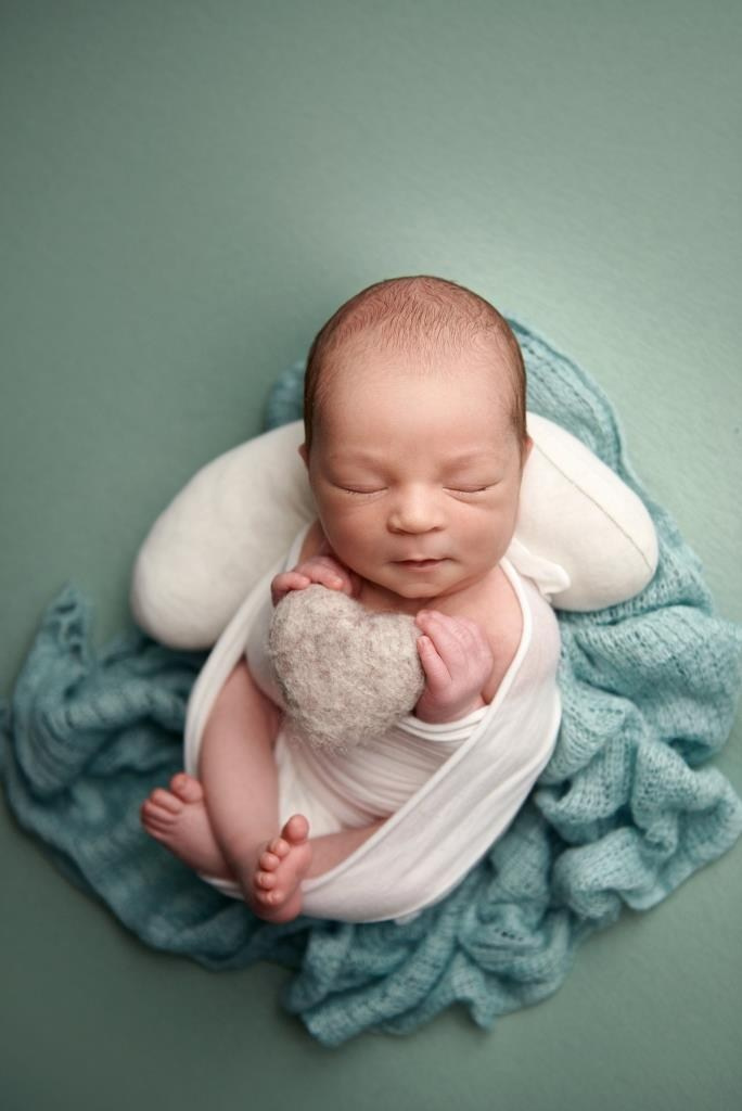 Обмотки. Фотограф новонароджених діток та їх сімей в Тернополі