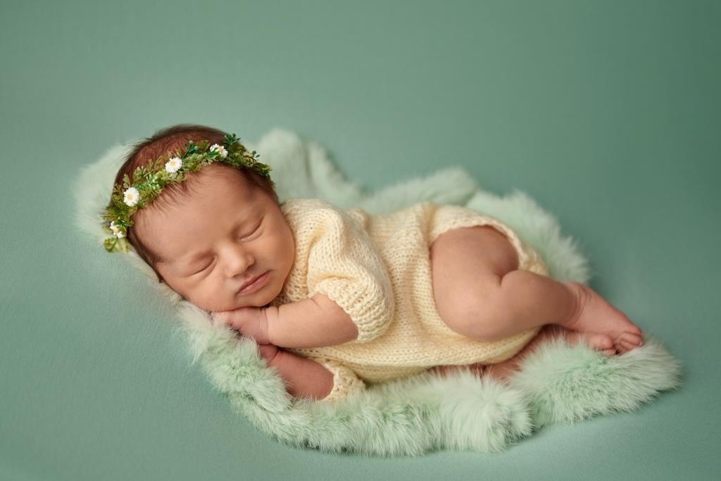 Дівчата. Фотограф новонароджених діток та їх сімей в Тернополі