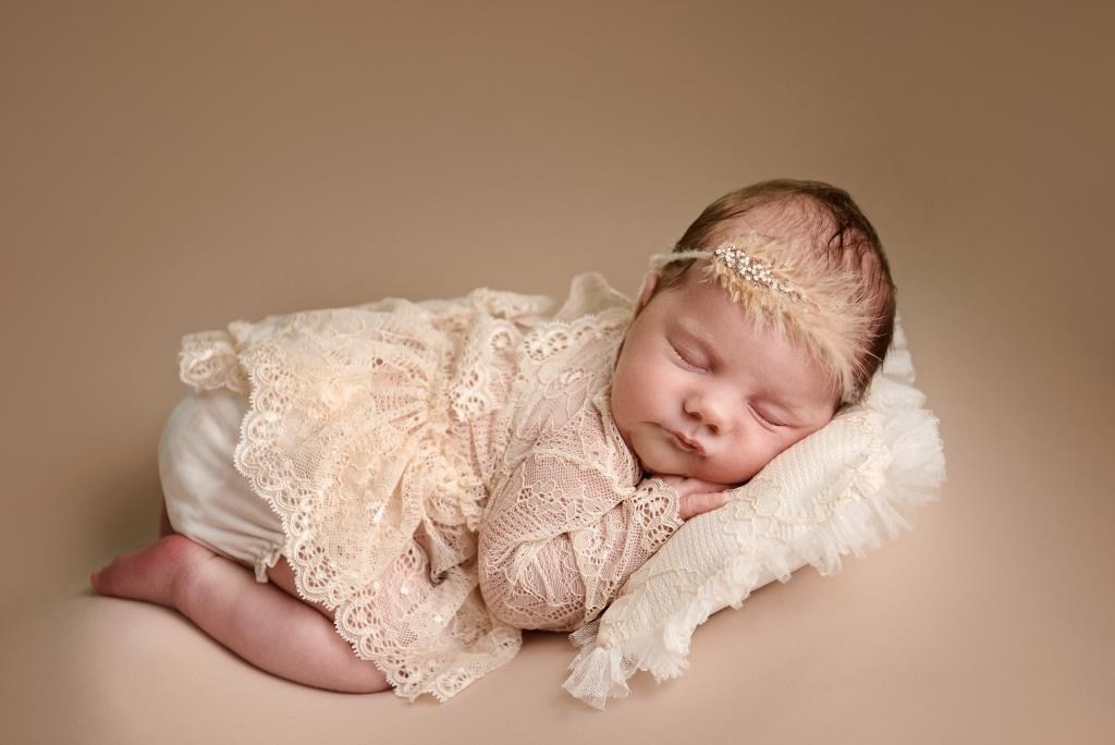 Дівчата. Фотограф новонароджених діток та їх сімей в Тернополі