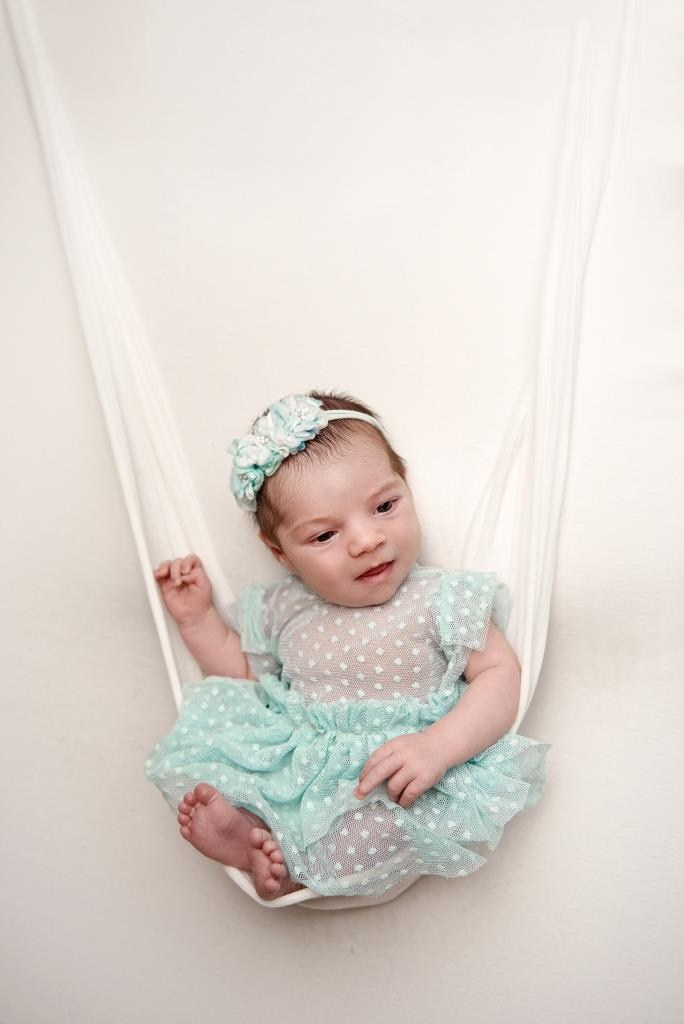 Гамак. Фотограф новонароджених діток та їх сімей в Тернополі
