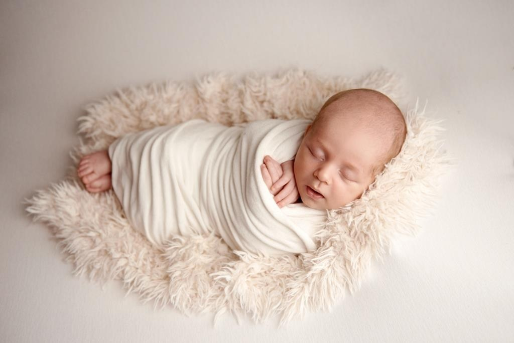 Обмотки. Фотограф новонароджених діток та їх сімей в Тернополі