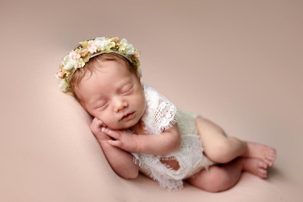 Дівчата. Фотограф новонароджених діток та їх сімей в Тернополі